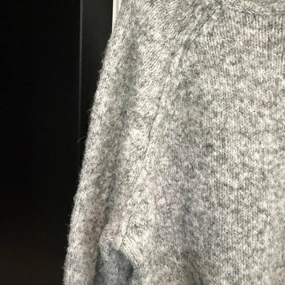 Grey American‎ Eagle cropped sweater - Picture 6 of 8